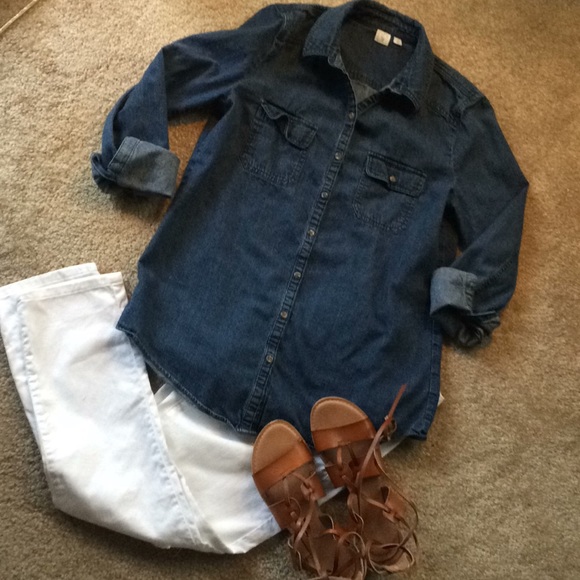 Tops - BP Nordstom fitted denim shirt size medium EUC